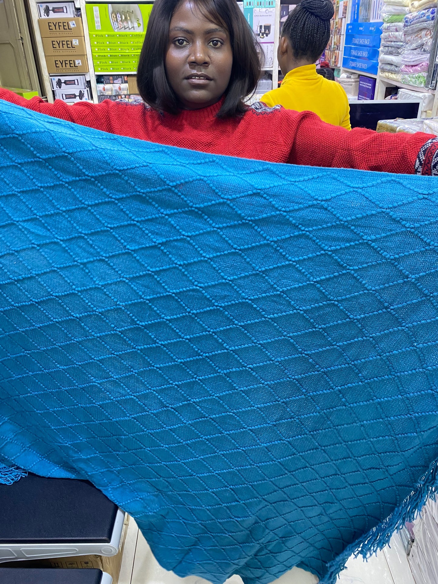 Cozy Throw On (Chair/Bed) – Warm & Soft Comfort