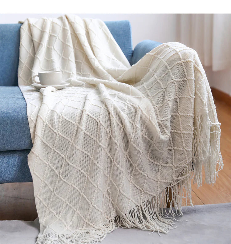 Cozy Throw On (Chair/Bed) – Warm & Soft Comfort